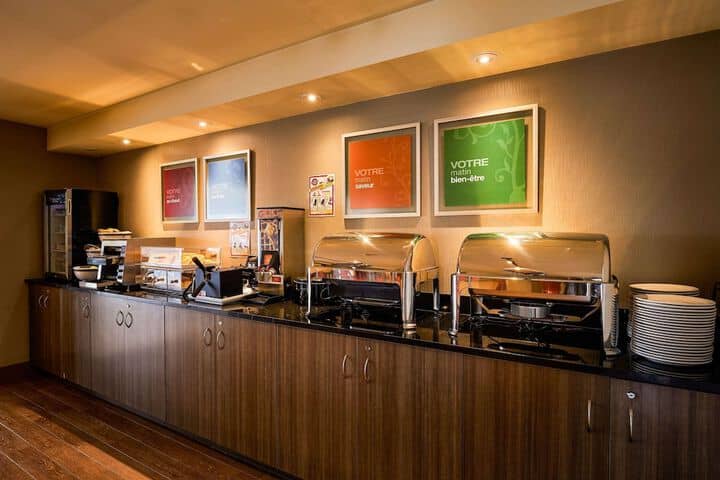 Breakfast area