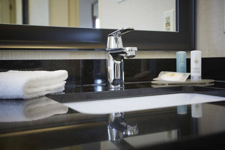 Bathroom sink