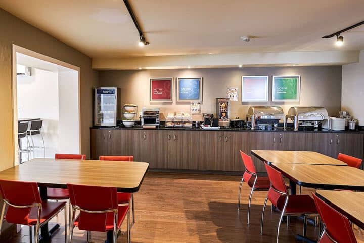Breakfast area